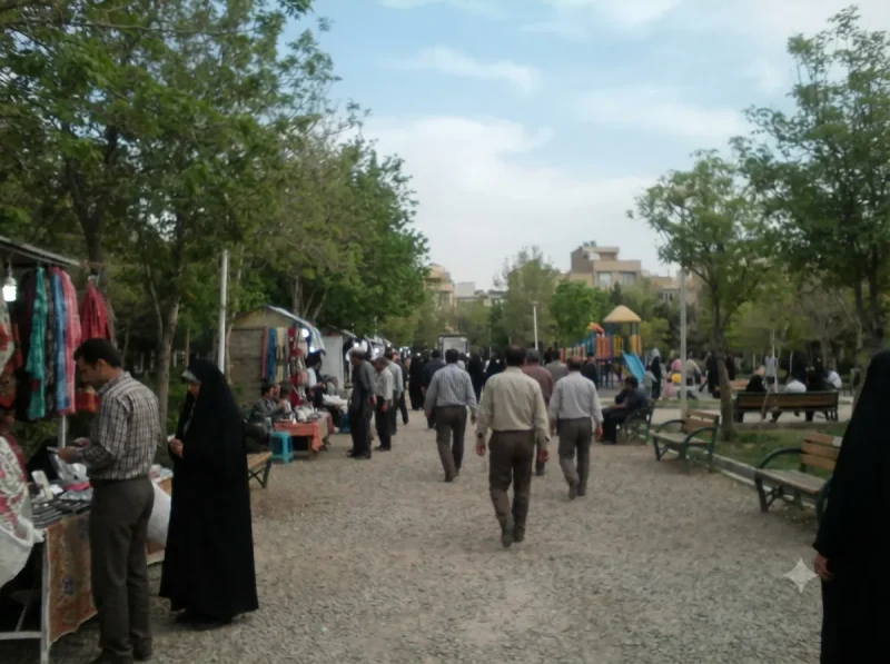 نمونه عکس ثبت شده با دوربین ۲ مگاپیکسلی نوکیا آشا 305 در فضای باز