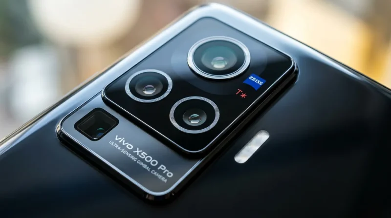 نمای نزدیک از طراحی جدید دوربین گوشی vivo X500 Pro